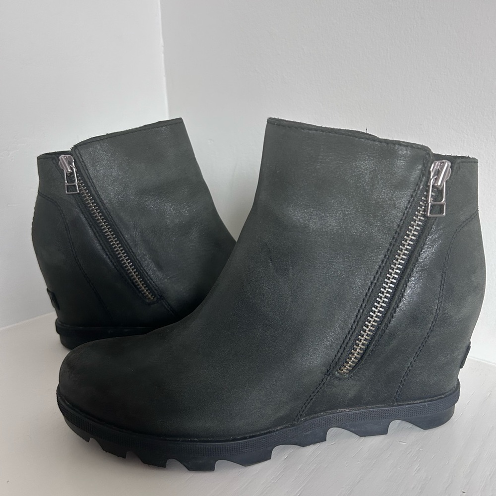 Sorel Joan of Artic Wedge Black Ankle Boots